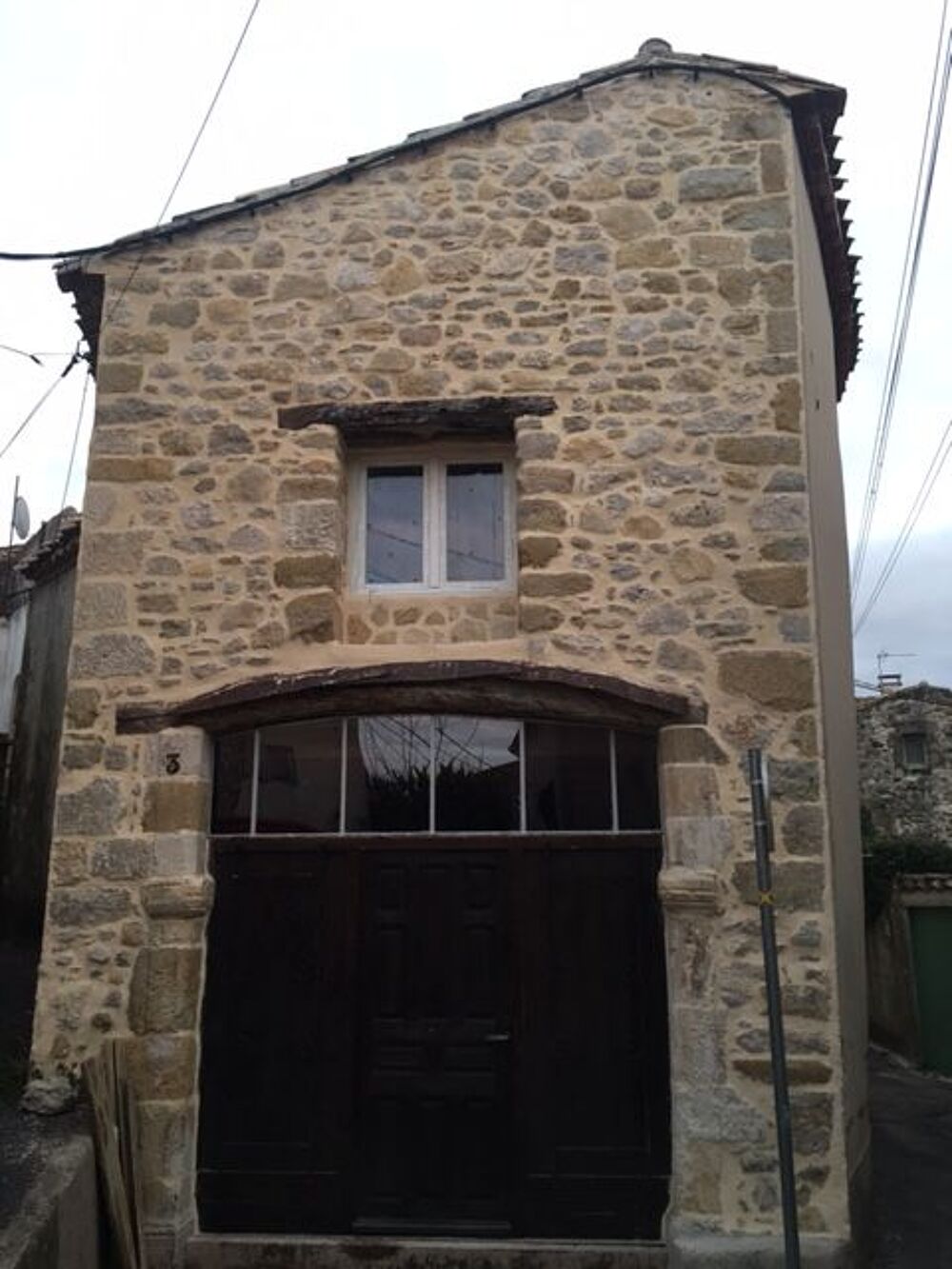 Vente Loft tout en vielles pierres sur 2 niveaux. Collorgues