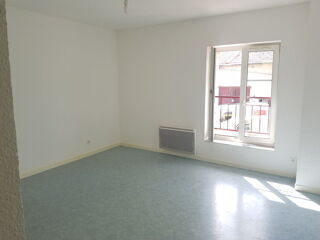  Appartement à louer 3 pièces 82 m²