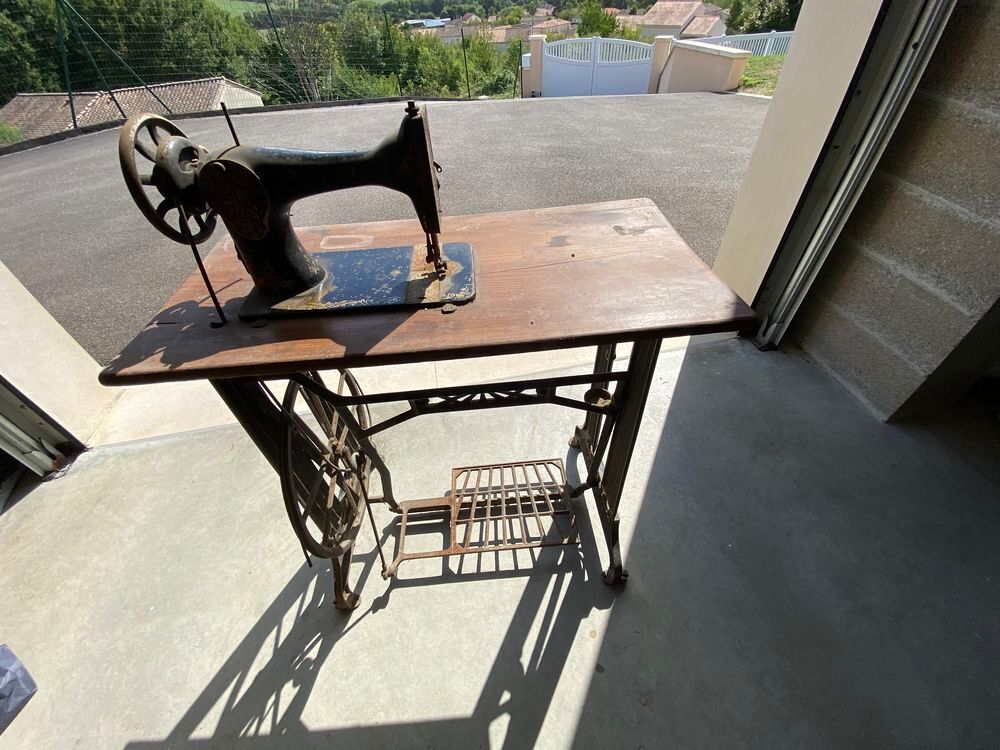 machine a coudre singer 1913 dans son &eacute;tat Décoration