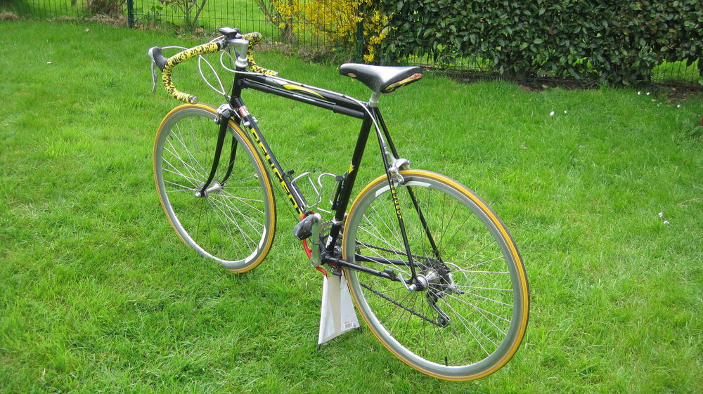 Super &eacute;tat proche du neuf 450 euros Vélos