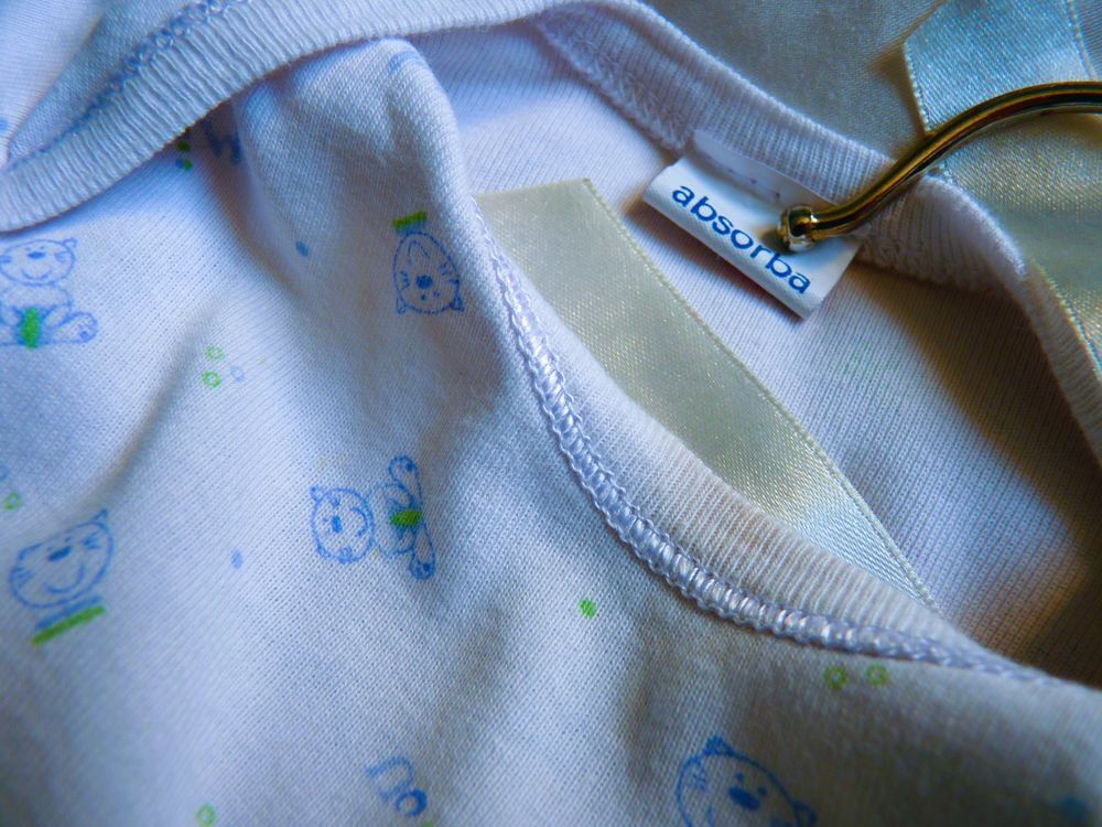 Lot 2 body b&eacute;b&eacute; gar&ccedil;on 12 mois absorba blanc ourson beige TB Puériculture