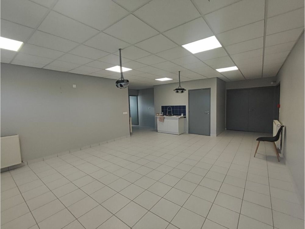 Vente Plateau BÃ¢timent F12 Arçonnay