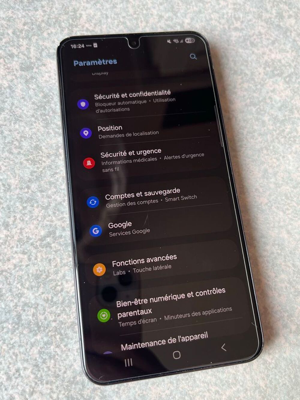 Samsung Galaxy S22 Noir €" Tr&egrave;s bon &eacute;tat €" Facture + accessoires Téléphones et tablettes