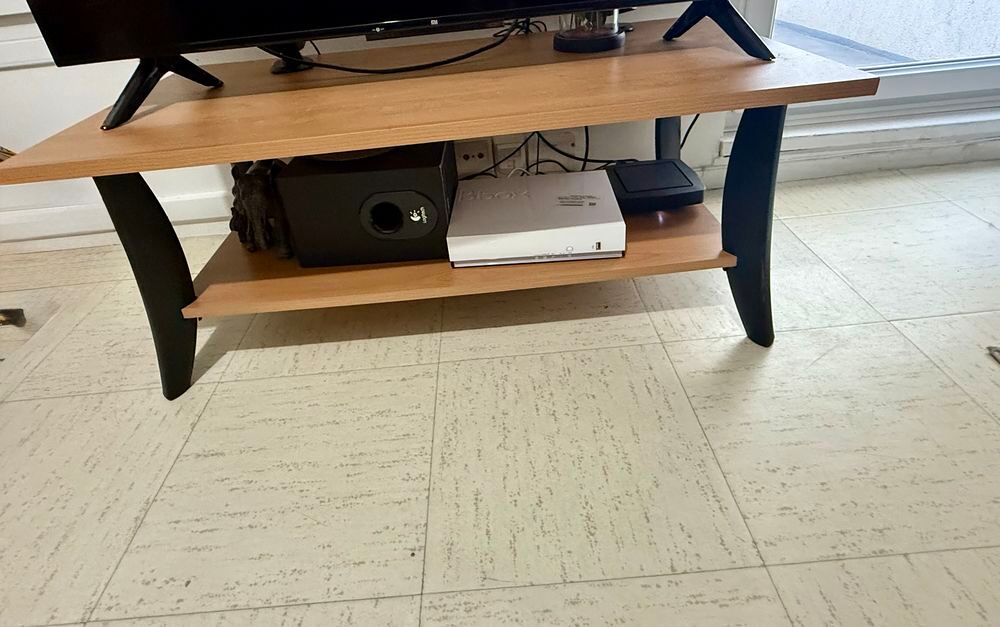 Petite table TV ou autre Meubles