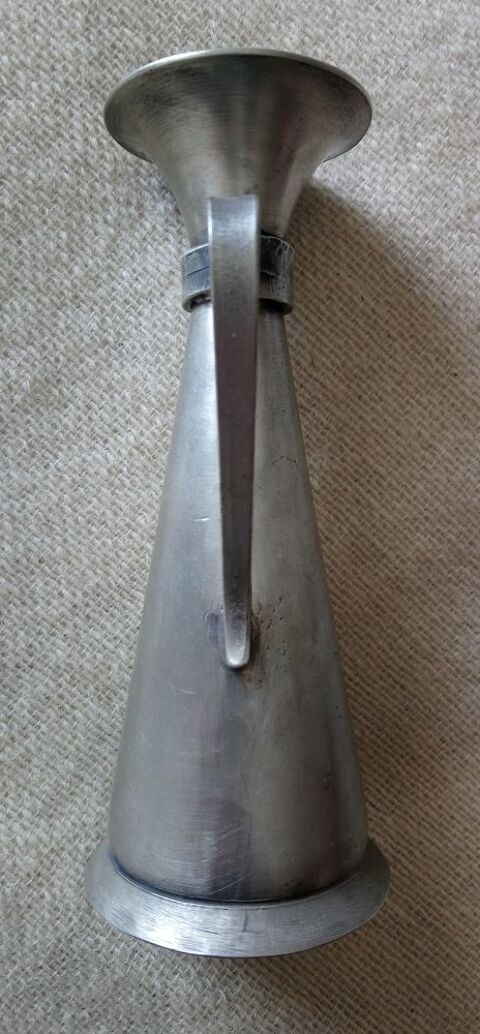 Vase en �tain JAG 19 La Courneuve (93)