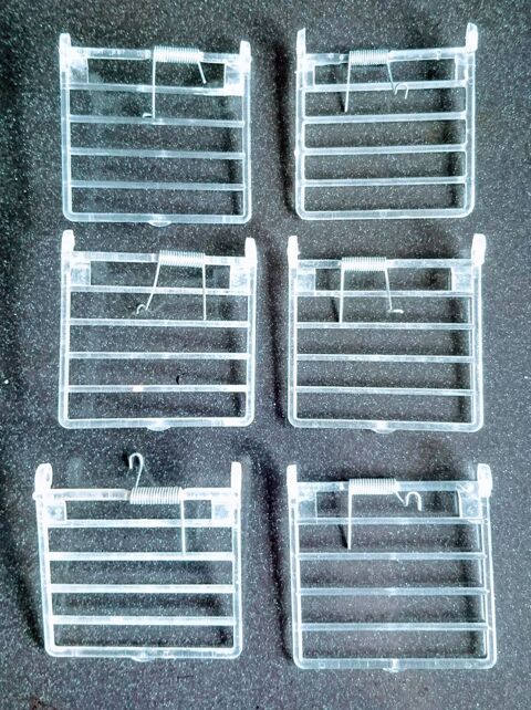 Clapet transparent &agrave; barreaux verticaux pour mangeoires 3 62210 Avion