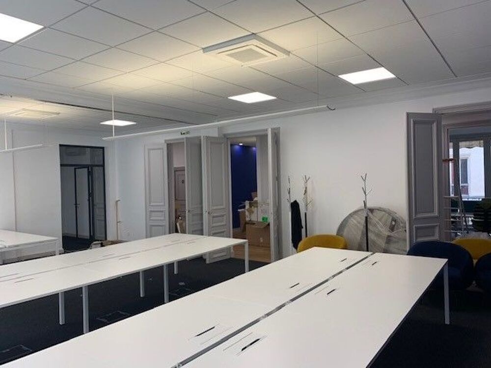 2 bureaux bench de 8 postes Meubles