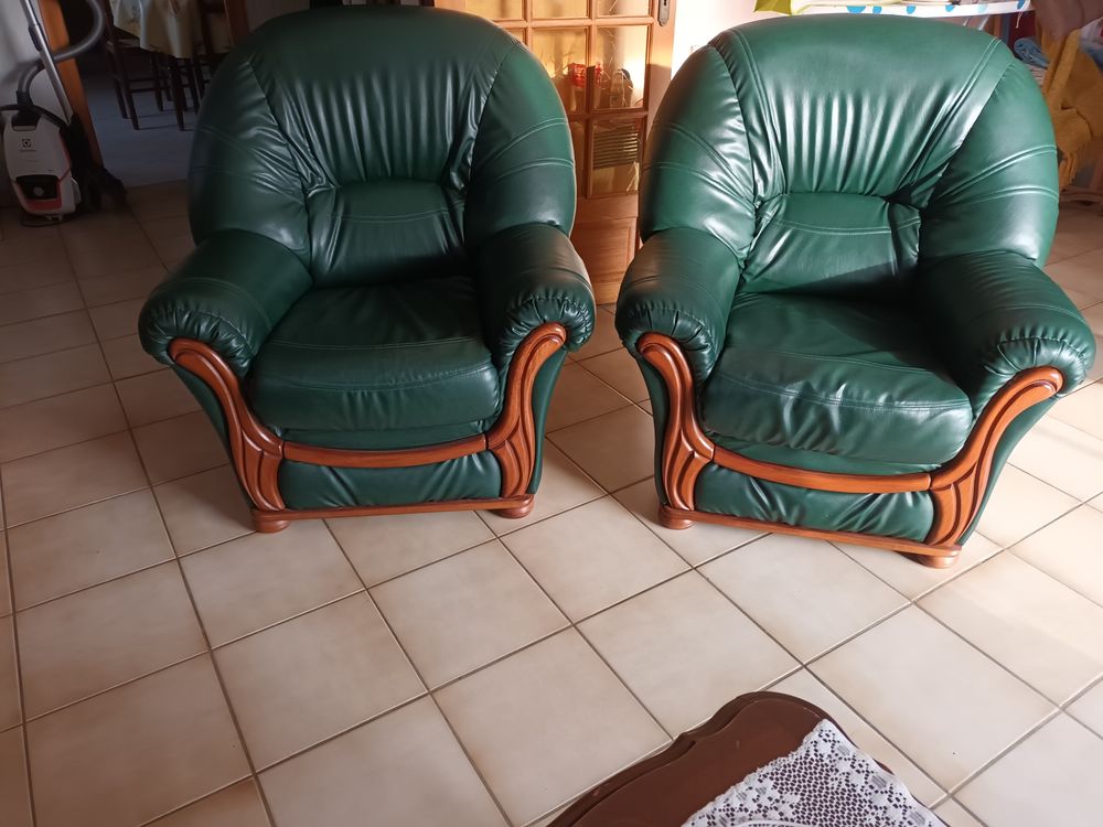 salon compos&eacute; d'un canap&eacute; 3 places et deux fauteuils Meubles