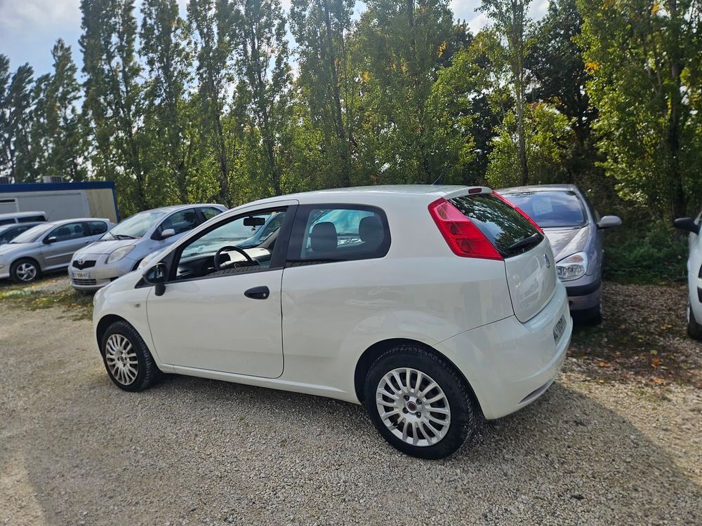 Punto PUNTO 1.2 8V - 60 CULT II 2009 occasion 89150 Saint-Val&eacute;rien