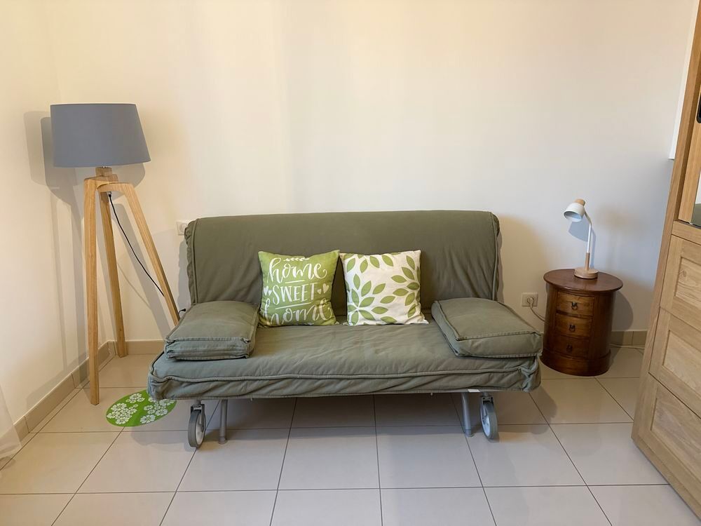 Clic-clac IKEA sur roulettes €" vert pastel Meubles