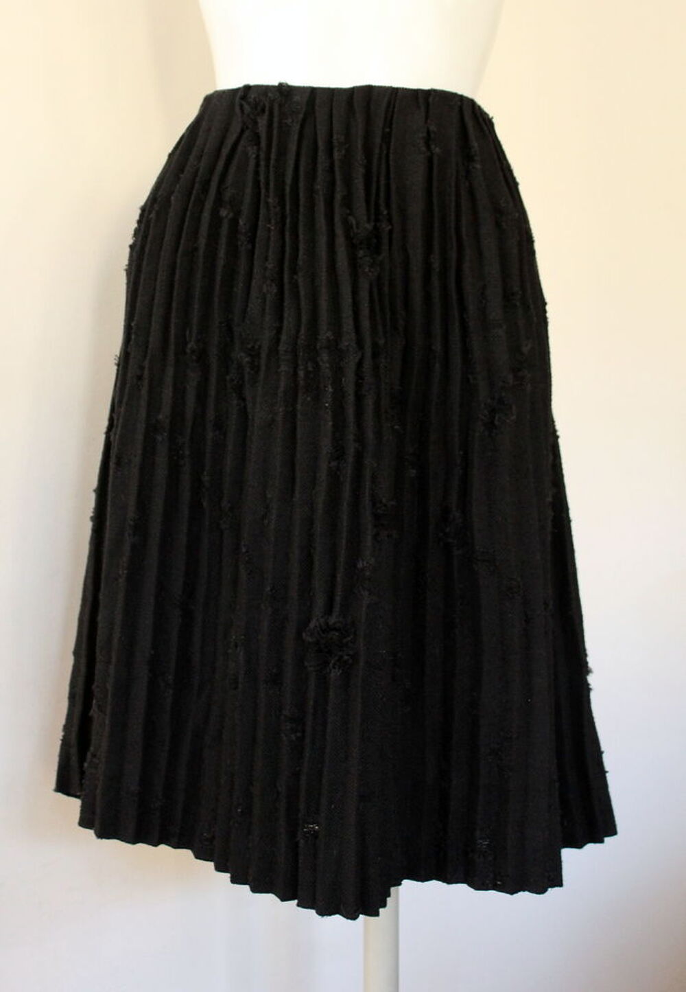 Jupe pliss&eacute;e noire MIU MIU distressed skirt T.38 Vêtements