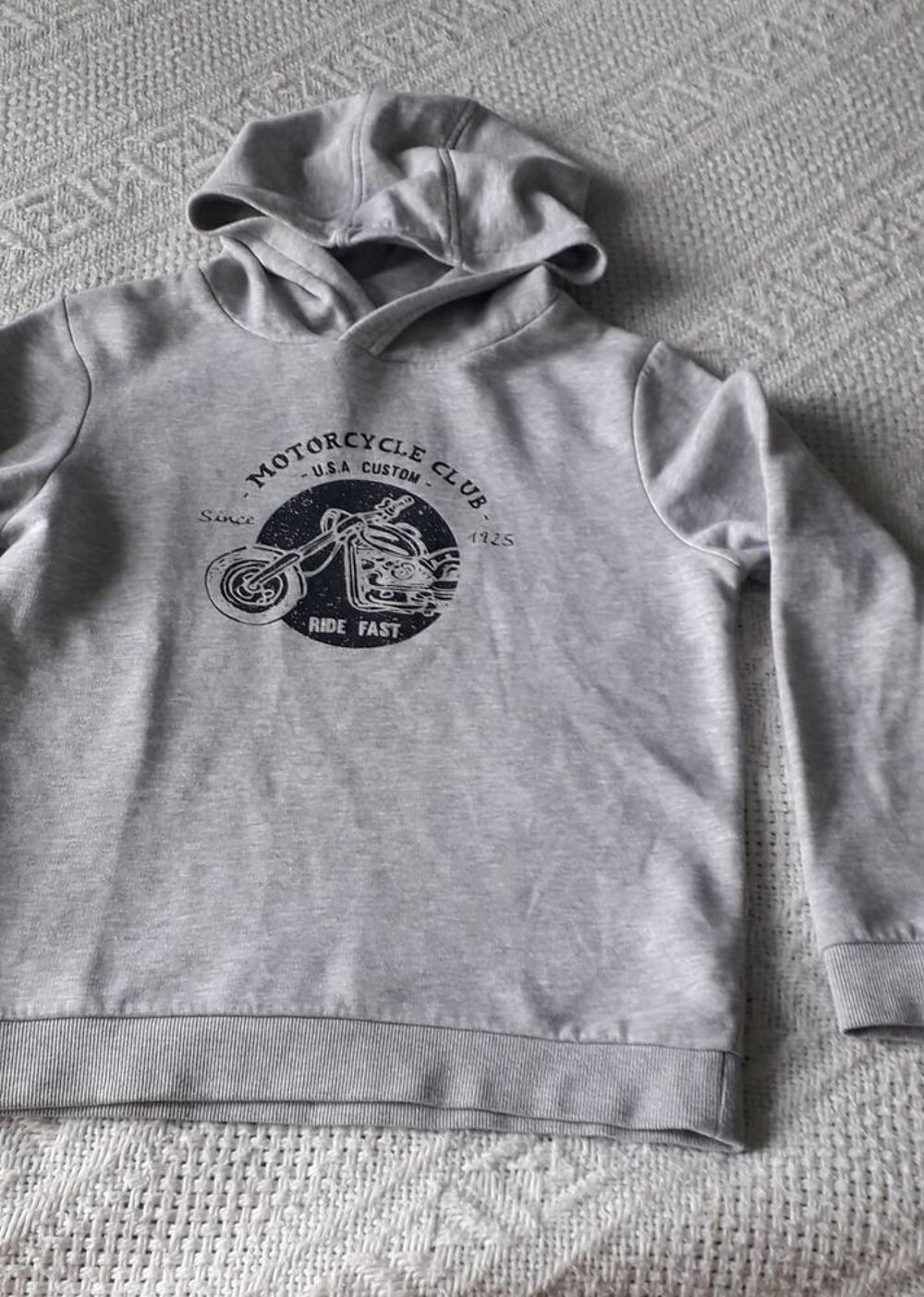 Sweat &agrave; capuche, T. 10 ans, marque Kiabi Vtements enfants