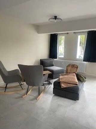  Loft  louer 1 pice 75 m cole-valentin