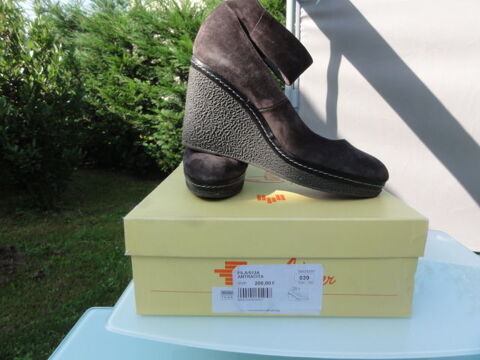 Chaussures CASTANER (achat 200 euros) P 39 comme neuve 47 Tarsacq (64)