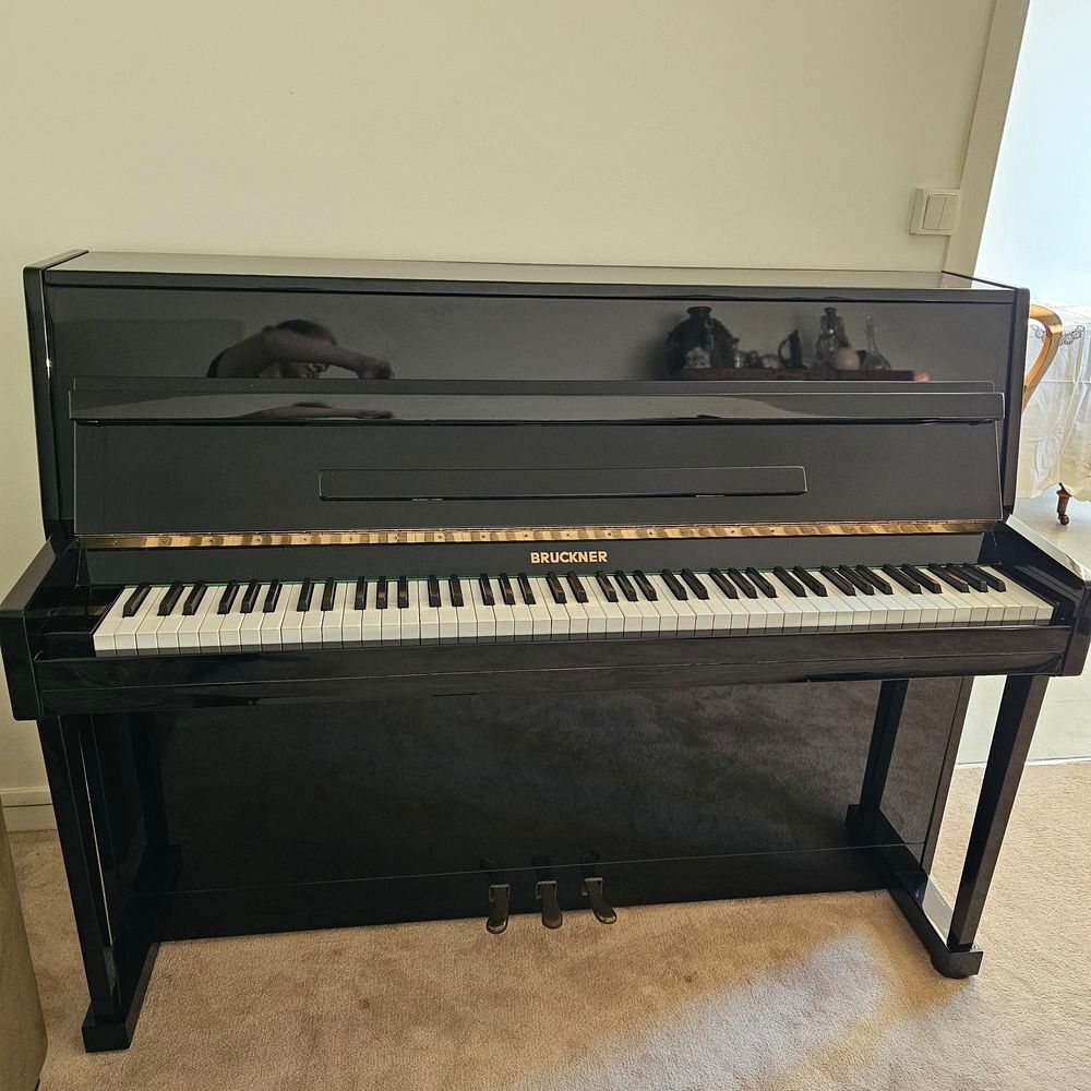 Piano droit noir brillant Instruments de musique