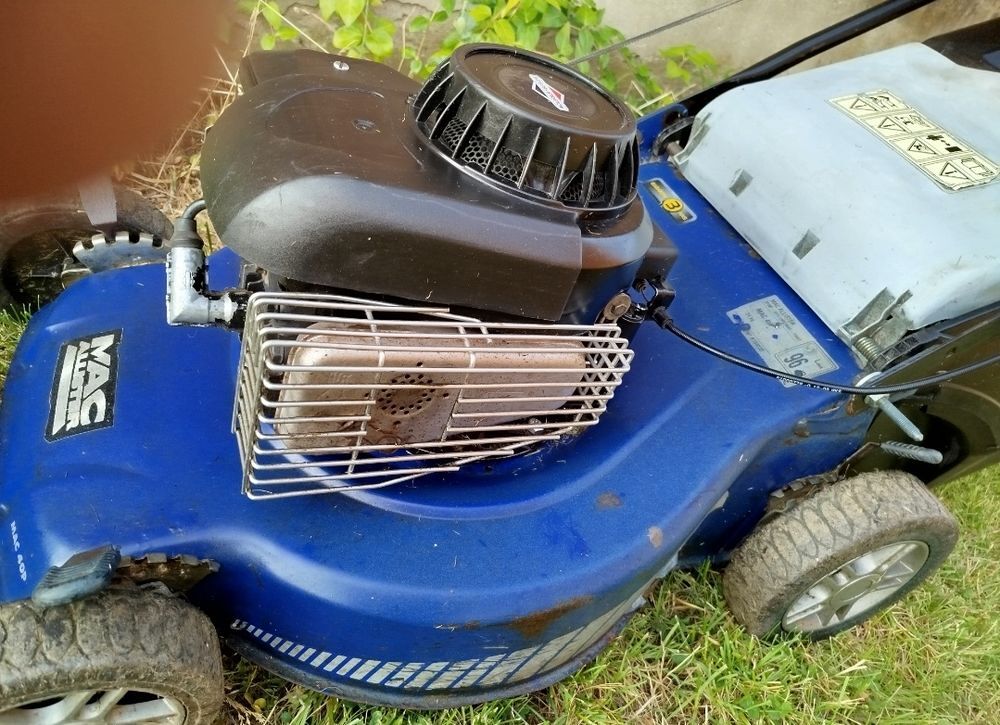 Tondeuse thermique 50 cm et scarificateur &eacute;lectrique 50cm. Jardin