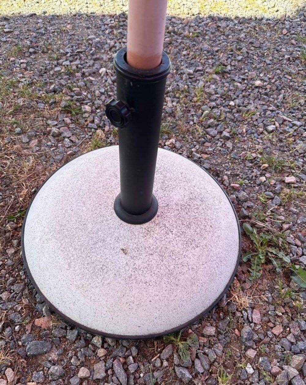 Parasol 280 cm avec pied b&eacute;ton ? r&eacute;glable Jardin