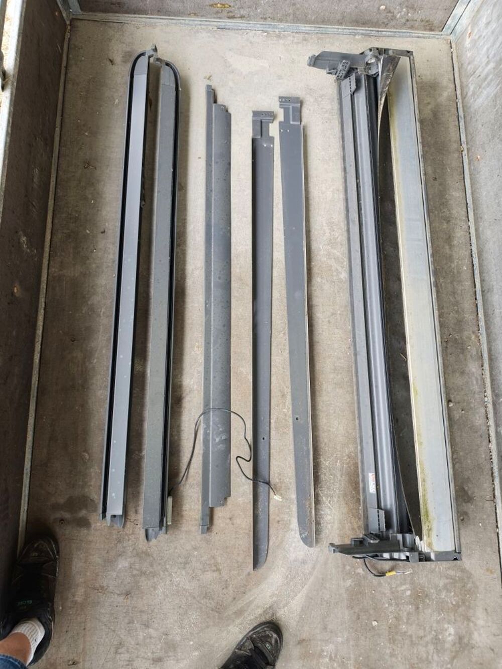 Volets &eacute;lectrique Velux 134x140 Bricolage