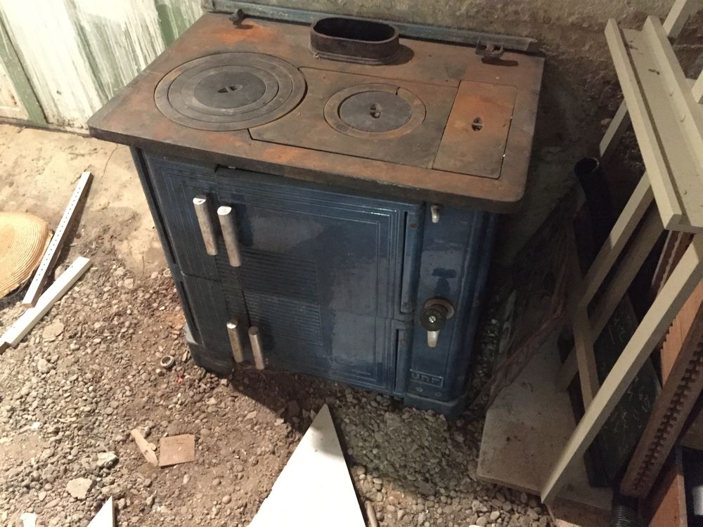 Vieille Cuisiniere en fonte Décoration
