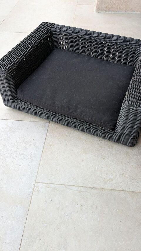 Canap&eacute; rotin pour chien ou chat 60 34740 Vendargues