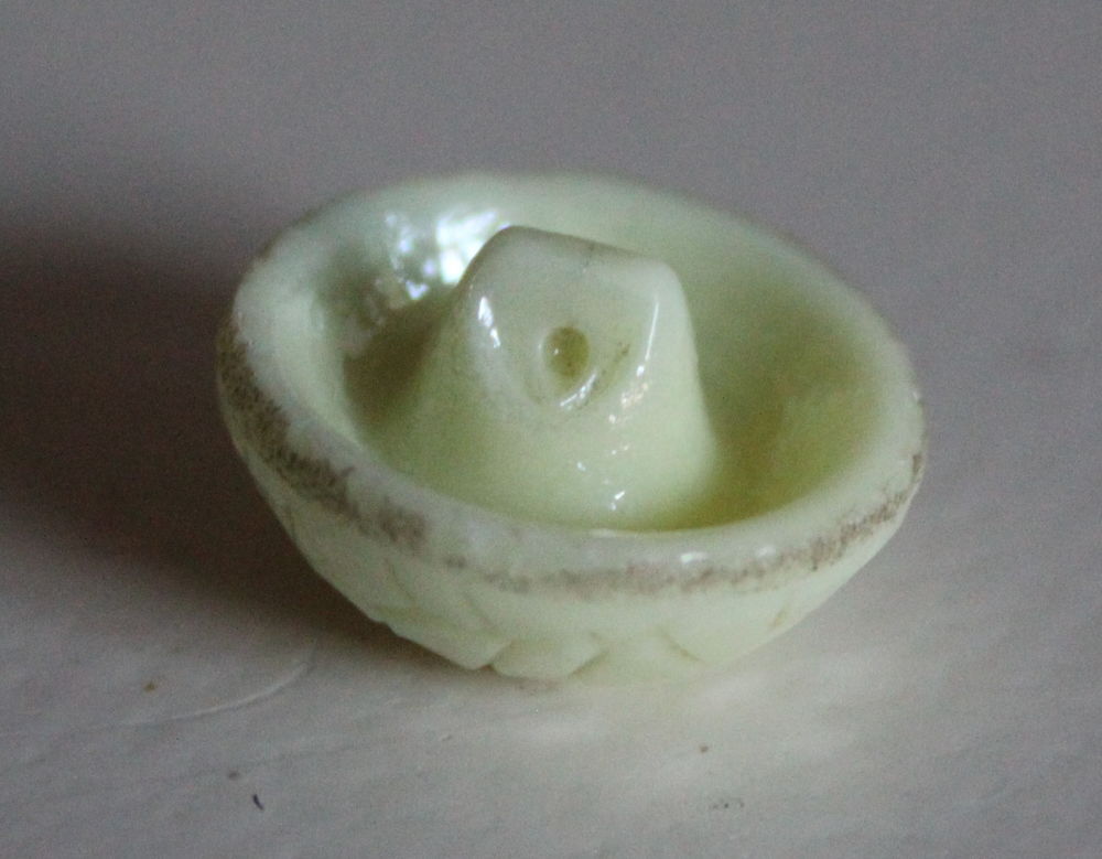 bouton en ouraline, super rare 