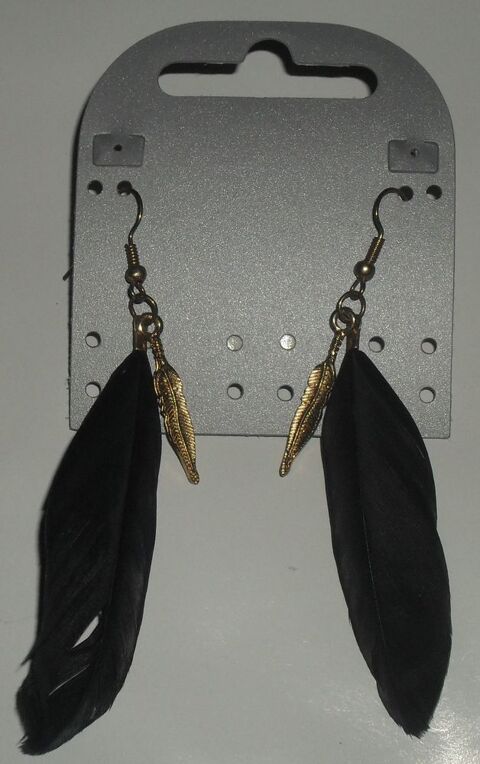 1 paire de boucles d'oreilles plumes noires 10 Montreuil (93)