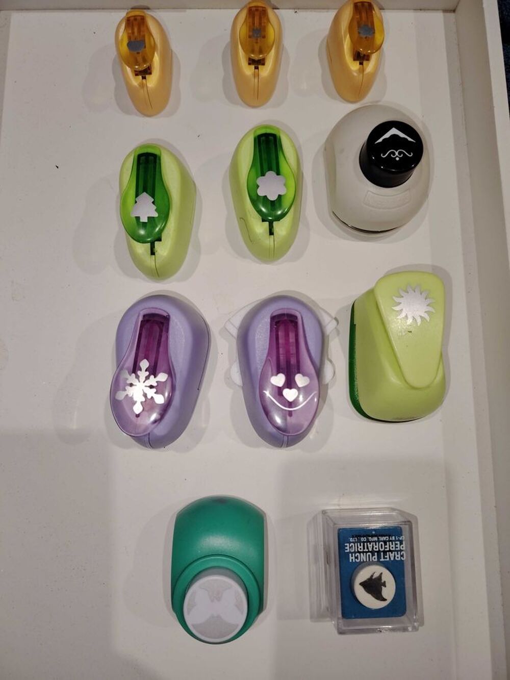Poin&ccedil;ons pour enfants ou association. Jeux / jouets