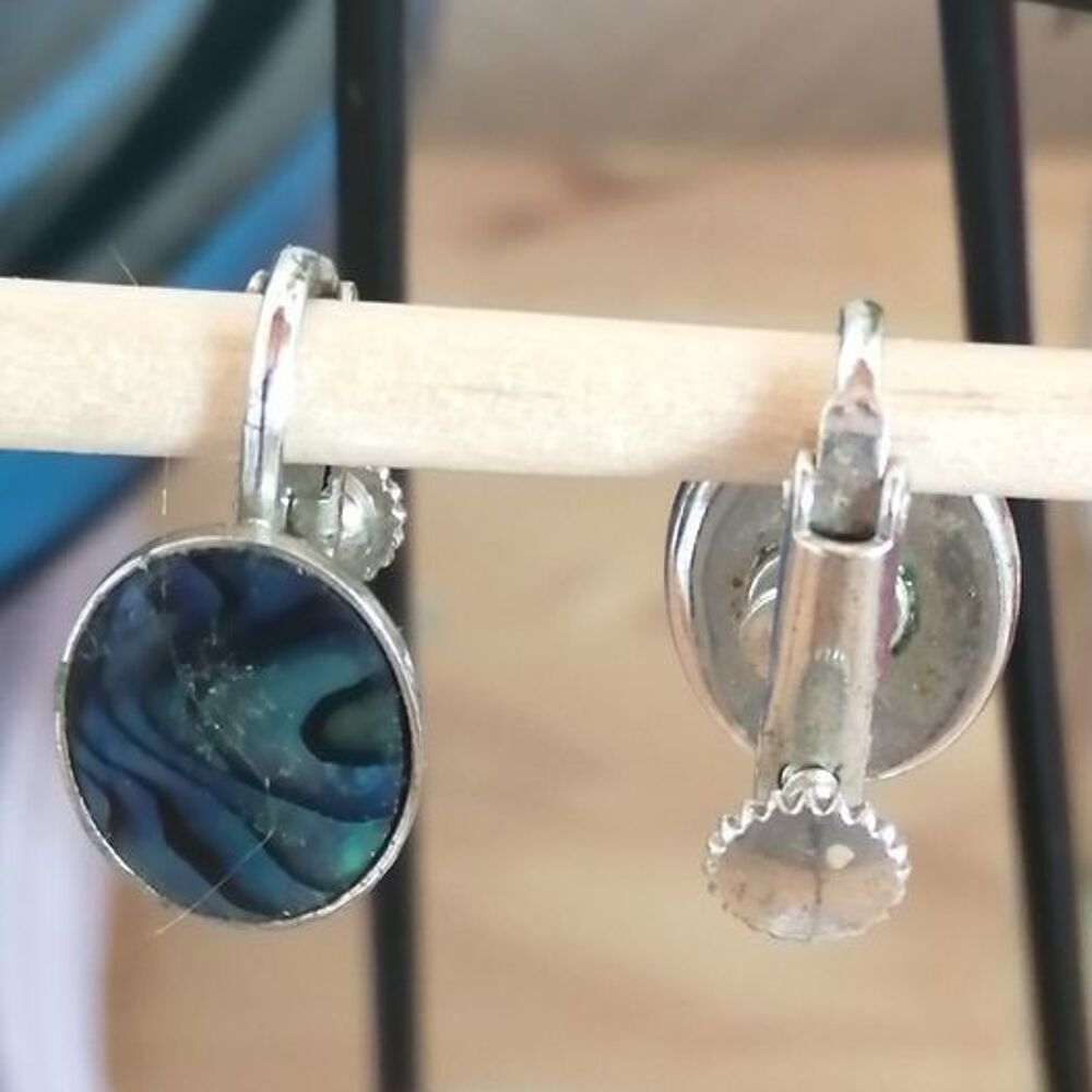 2 PAIRES DE BOUCLES D'OREILLES Bijoux et montres