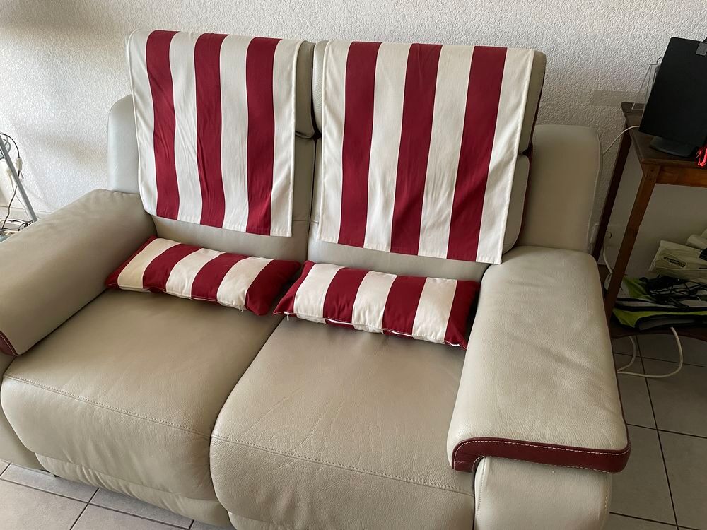 CANAPE CUIR BEIGE 2 PLACES Maroquinerie
