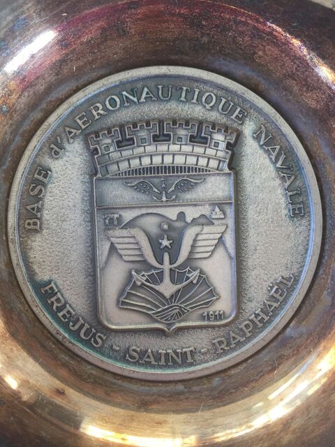 Coupelle en m�tal argent� 15 N�mes (30)