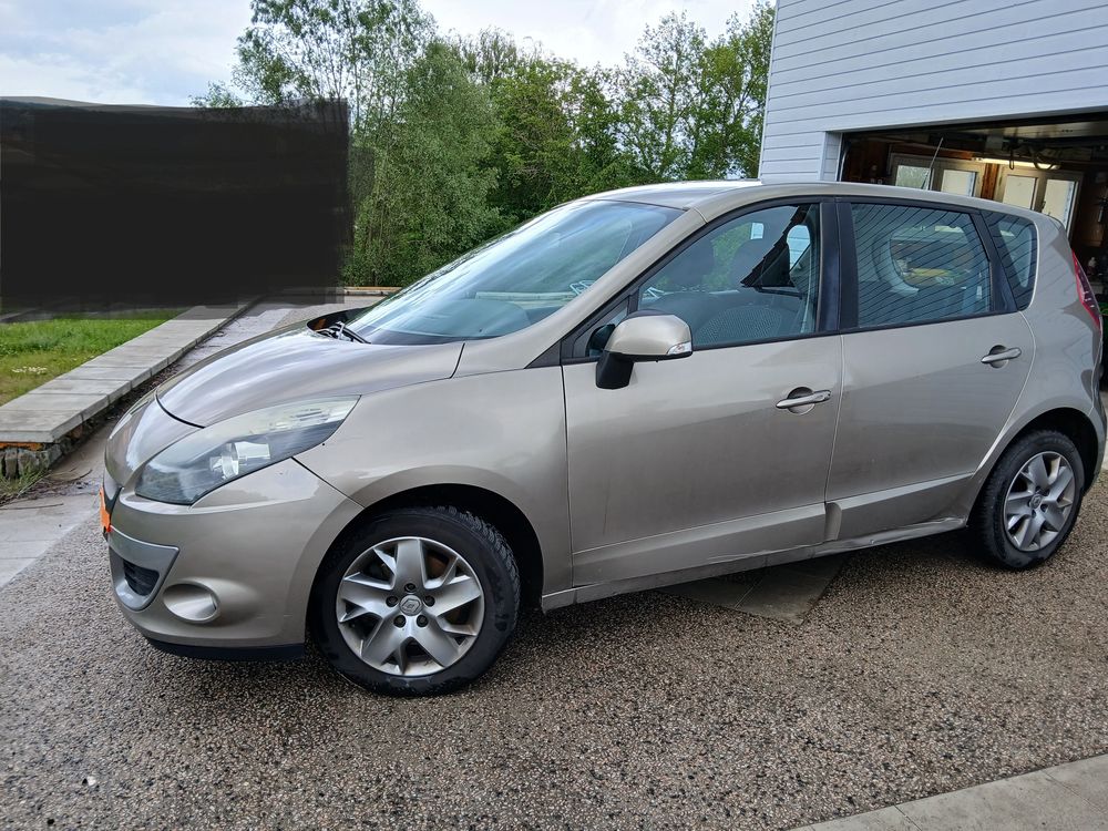 Sc&eacute;nic megane scenic 1.5l DCI 2011 occasion 43350 Blanzac