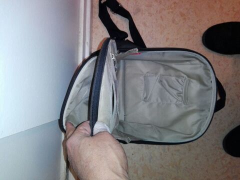 de marque kappa ,neuve noir ,sac  dos moyen de taille 30cm sur26cm. 15 Flers-en-Escrebieux (59)