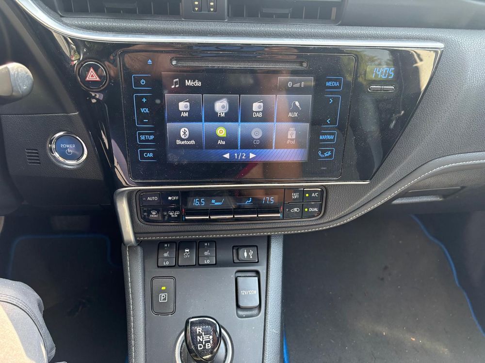Auris Touring Sports Hybride 136h Executive 2017 occasion 95610 &Eacute;ragny
