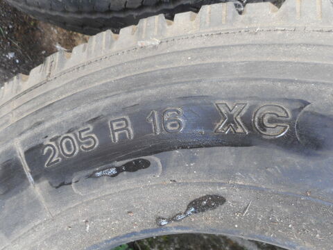 pneus de  17 et 18 pouce etc  faire prix 70 Saran (45)