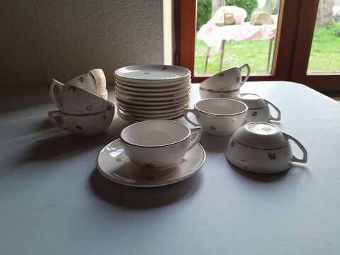 Service à café ancien 12 soucoupes + 10 tasses 10 Oroux (79)