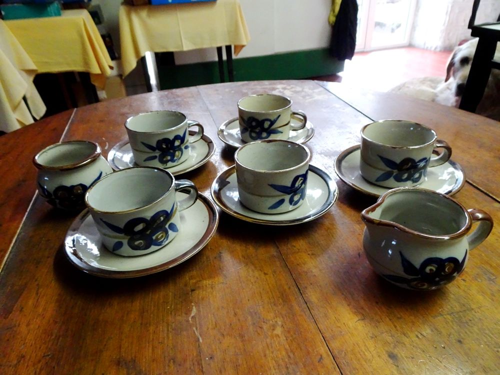 Service th&eacute; caf&eacute; 5 tasses sous tasses pot lait sucre Décoration