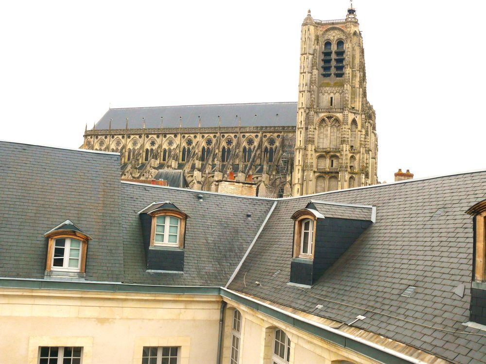 Location Appartement Hyper Cath�drale - ancien h�tel particulier r�nov� Bourges