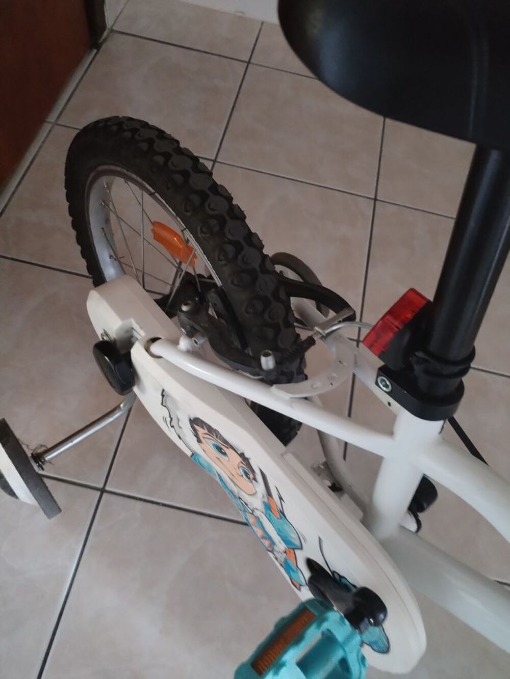 V&eacute;lo B TWIN 16 pouces Vlos