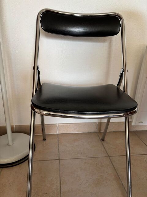   chaises pliantes Sauvignet vintage ann�e 70 640 Chateau Gombert (13)