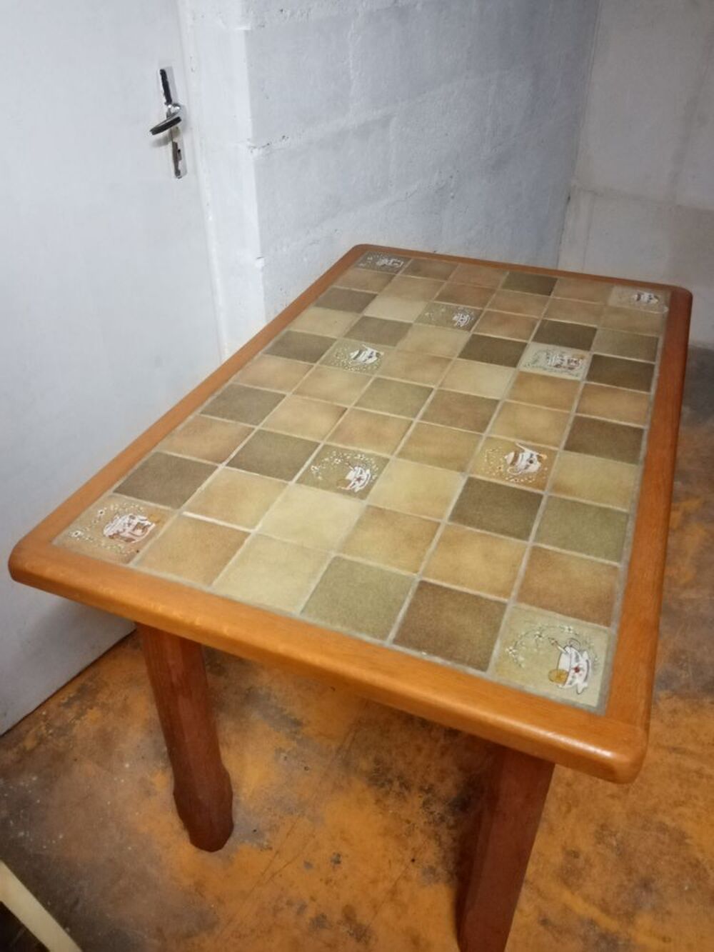 Table de cuisine, Meubles