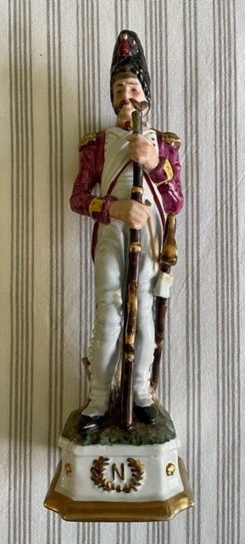 Figurine "Soldat Napol&eacute;onien" en porcelaine Décoration