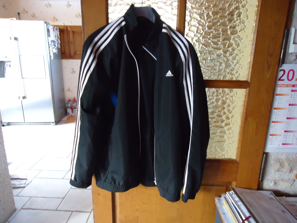 VESTE DE SURVETEMENT NEUF Vêtements