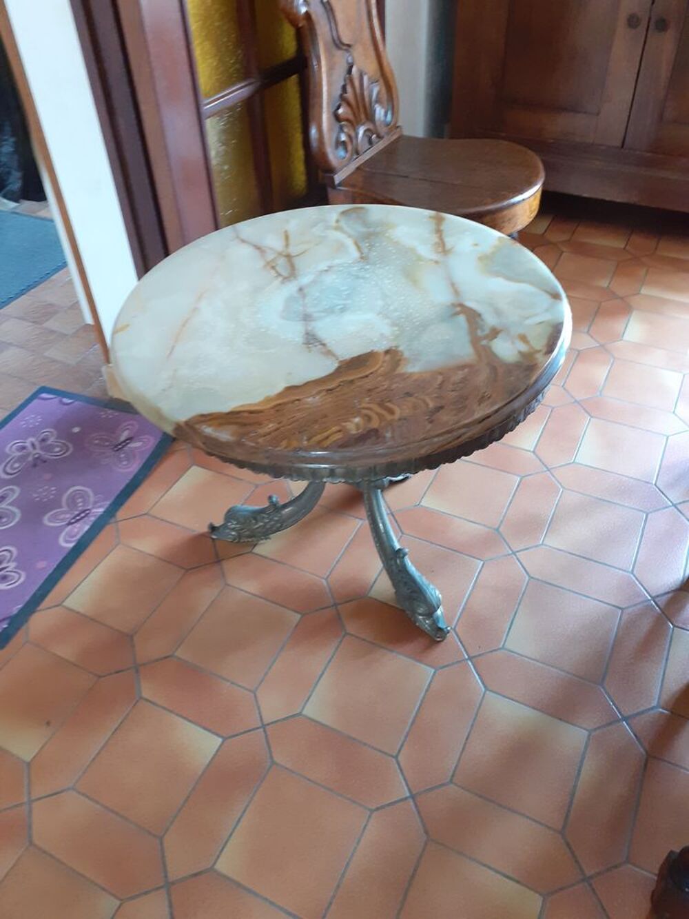JOLIE TABLE RONDE DE SALON EN MARBRE DESSUS A REPOLIR Meubles