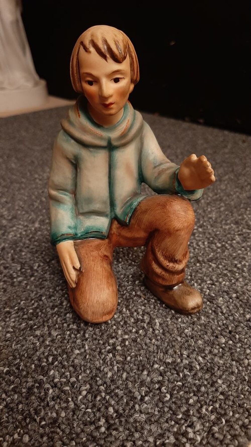 Figurines de No&euml;l en porcelaine sign&eacute; (Goebel Hummel) 