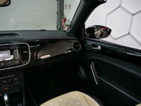 COCCINELLE II COCCINELLE CABRIOLET 1.2 TSI 105 COUTURE DSG7 2012 occasion 69330 Pusignan