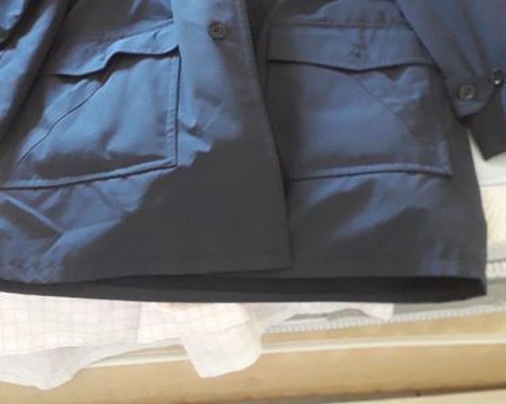 tr&egrave;s beau manteau 3/4 fourrer &agrave; l'interieur avec ceinture Vêtements