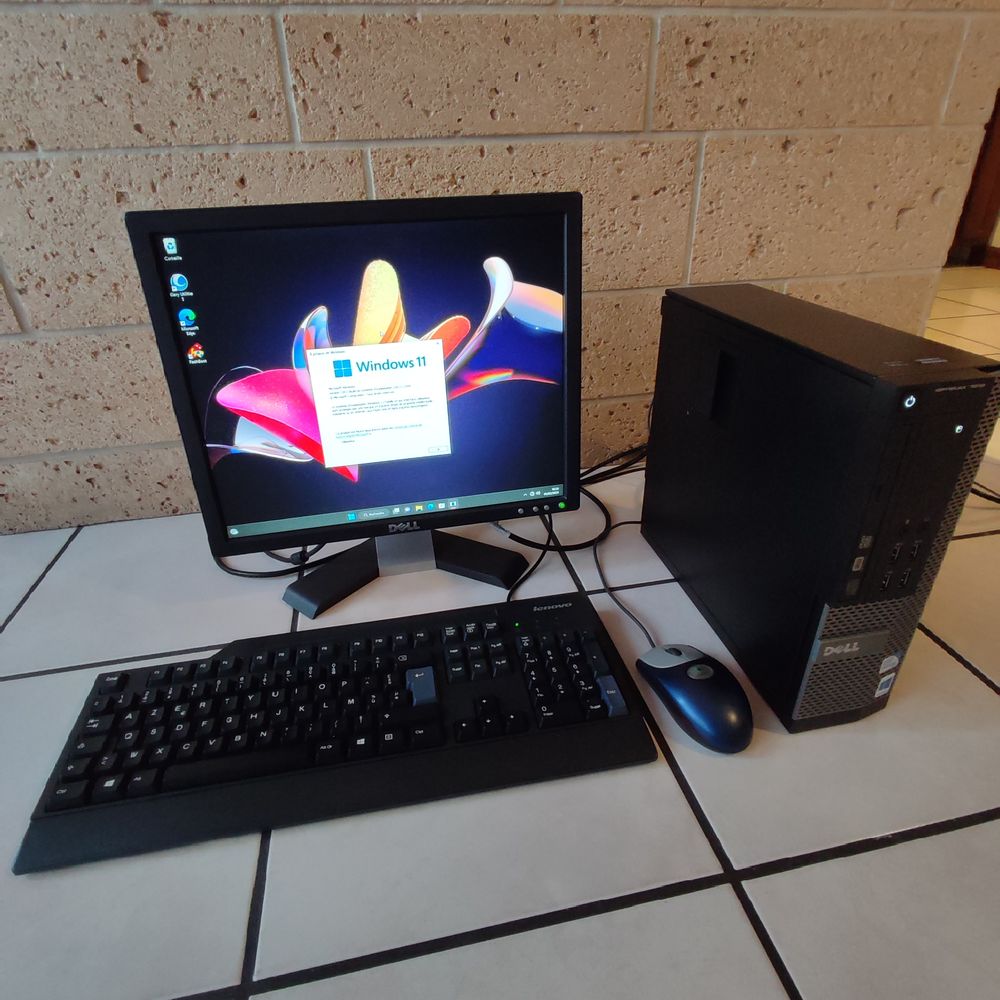 Petit Ordinateur Dell complet Ecran+Clavier+Souri Windows 11 Matériel informatique