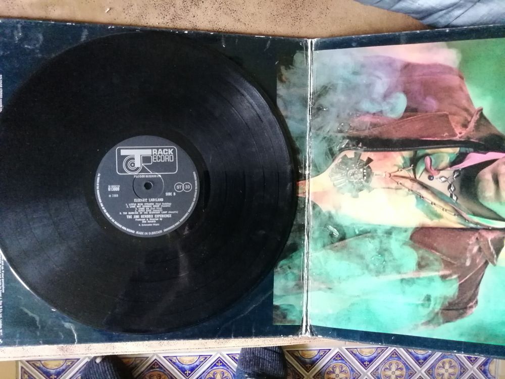 Acdc, hendrix, Clash, Ramones, Motorhead, Rolling Stones CD et vinyles