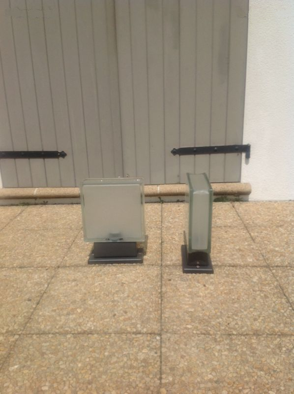 Paire de bornes lumineuses - lampes d'ext&eacute;rieur de jardin Décoration