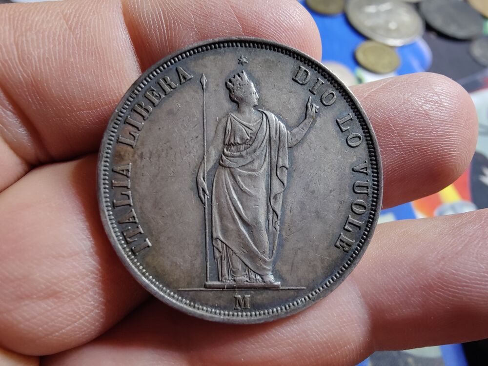 Jolie et pas courante piece en argent de 5 lire italiano de 